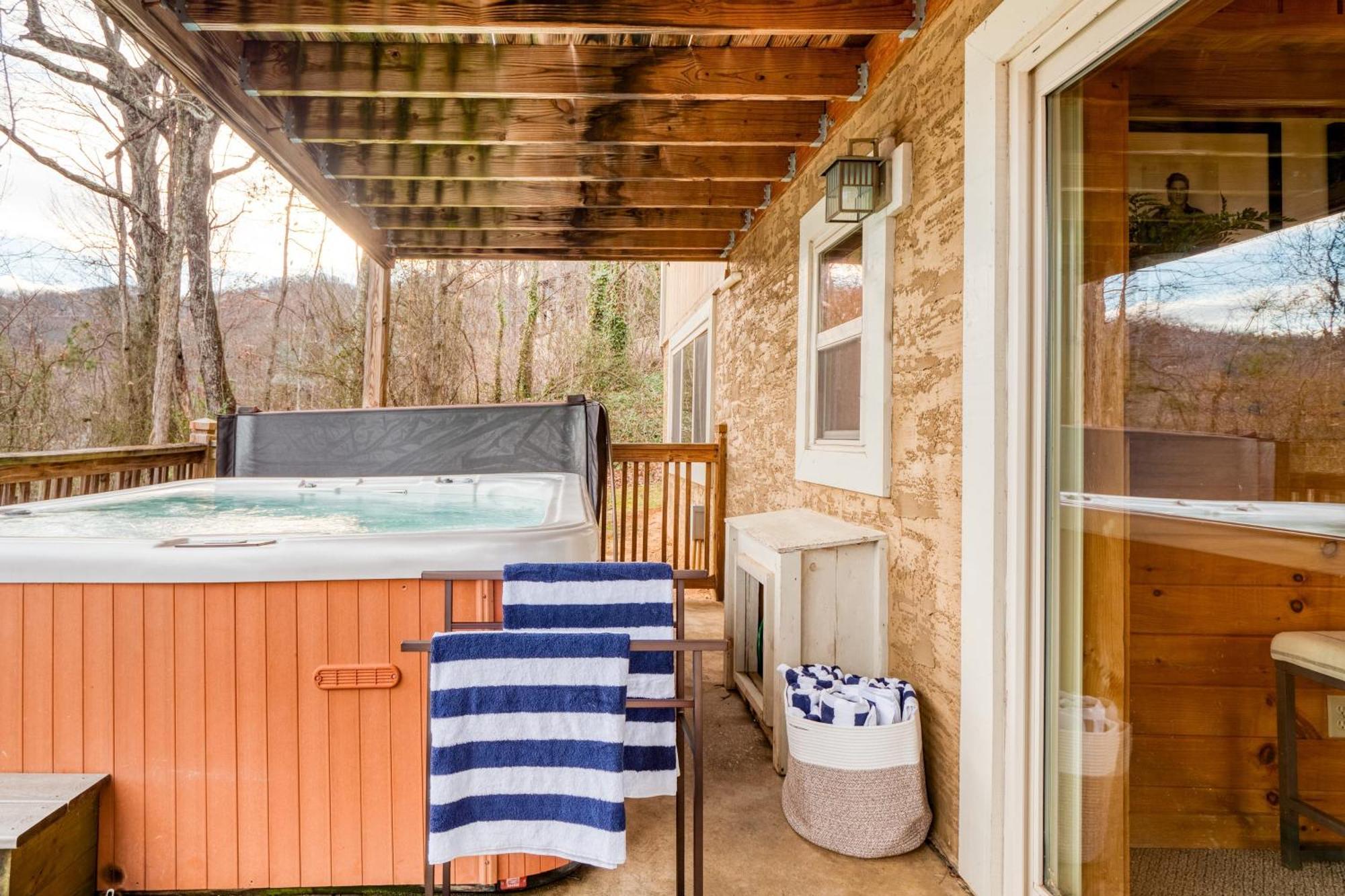 Chestnut By Avantstay Mountain Cabin W Treetop Views Hot Tub Game Room Gatlinburg Bagian luar foto
