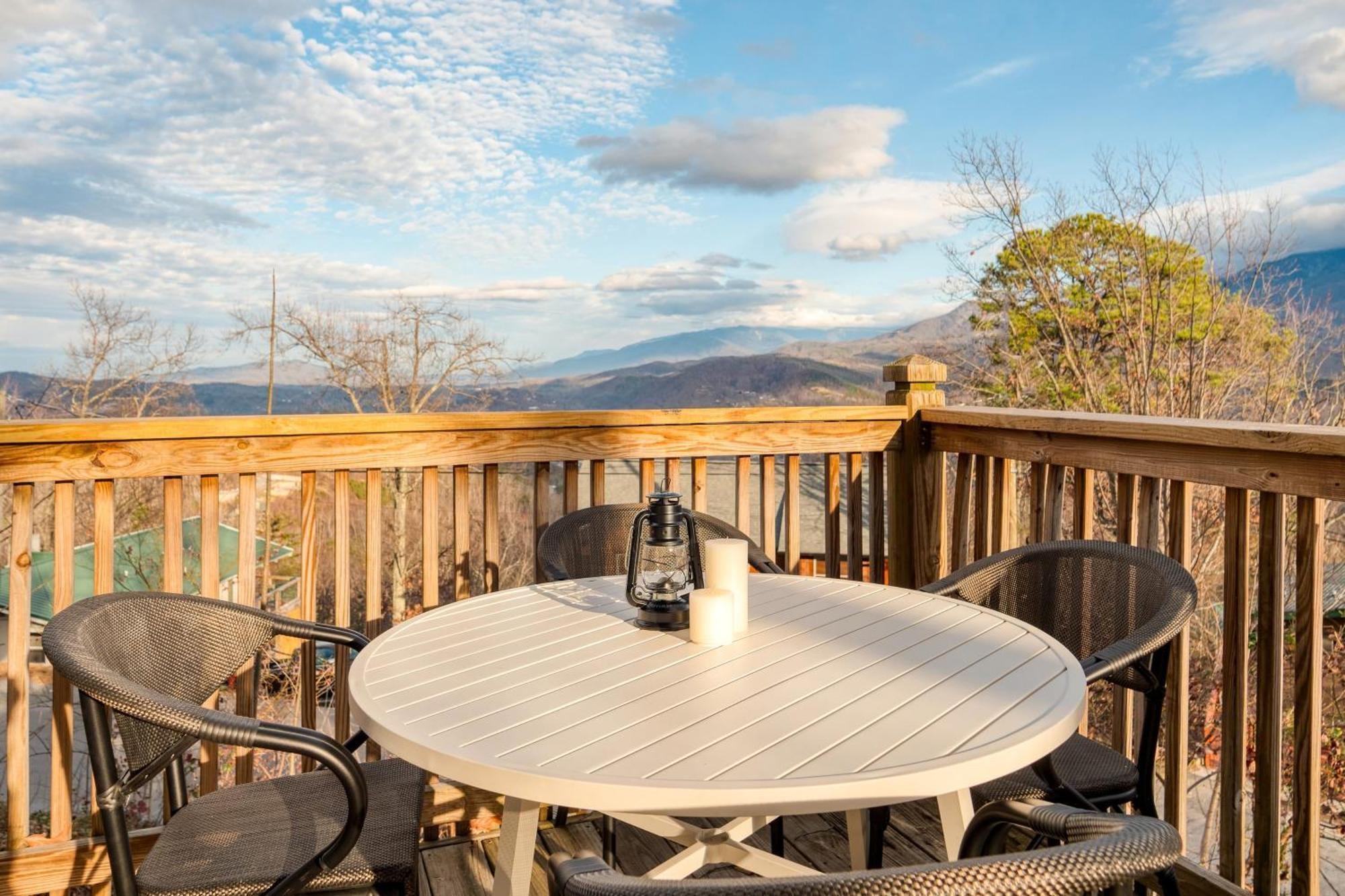 Chestnut By Avantstay Mountain Cabin W Treetop Views Hot Tub Game Room Gatlinburg Bagian luar foto