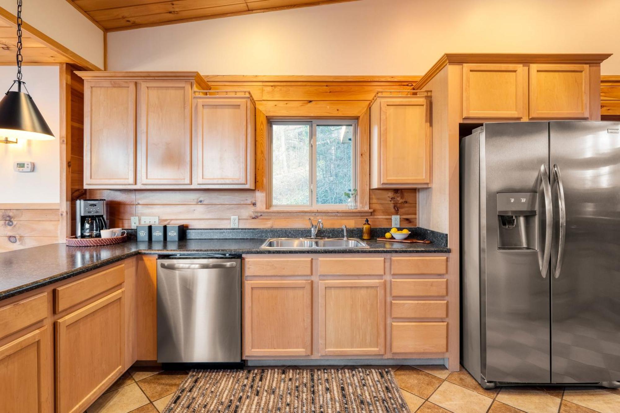 Chestnut By Avantstay Mountain Cabin W Treetop Views Hot Tub Game Room Gatlinburg Bagian luar foto