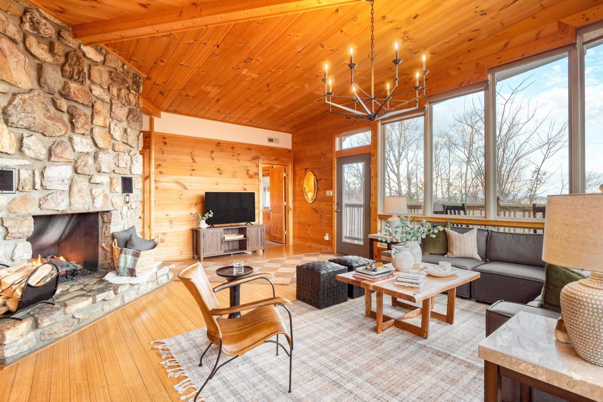 Chestnut By Avantstay Mountain Cabin W Treetop Views Hot Tub Game Room Gatlinburg Bagian luar foto
