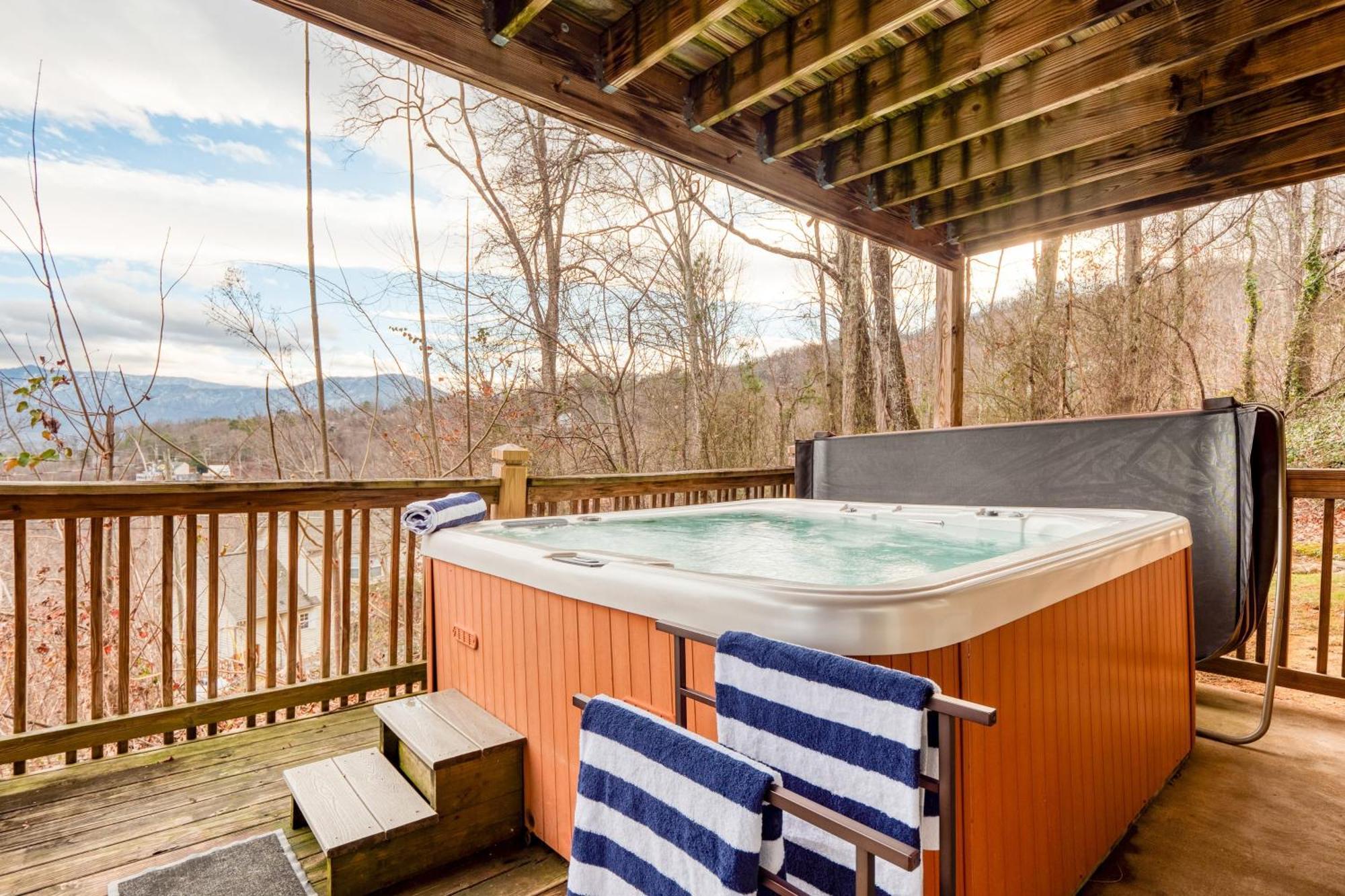 Chestnut By Avantstay Mountain Cabin W Treetop Views Hot Tub Game Room Gatlinburg Bagian luar foto