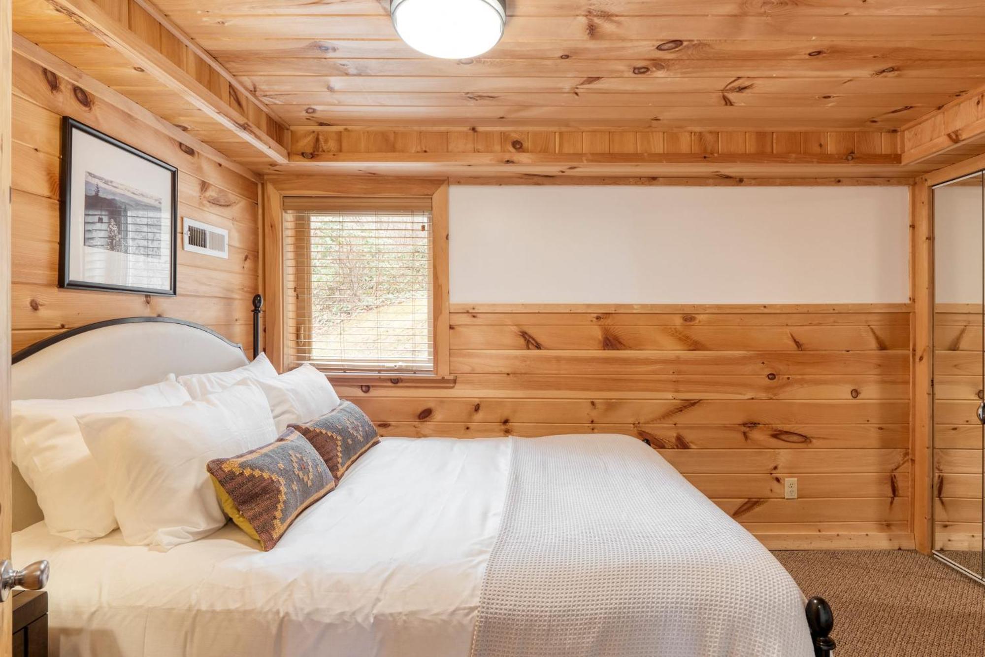 Chestnut By Avantstay Mountain Cabin W Treetop Views Hot Tub Game Room Gatlinburg Bagian luar foto